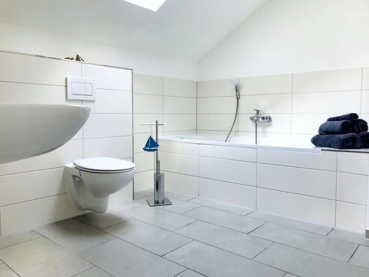 Moderne Ferienwohnung Mit Balkon, Meerblick - Ferienresidenz Zwei Boddenfewo 1-5 Lietzow Экстерьер фото